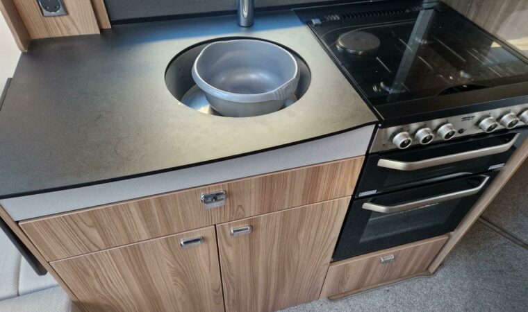 2016 Swift Conqueror 580 for sale