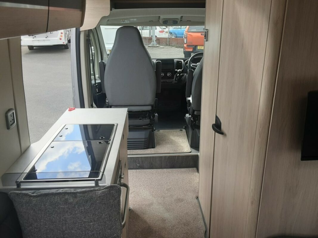 2025 Autotrail Expedition 66