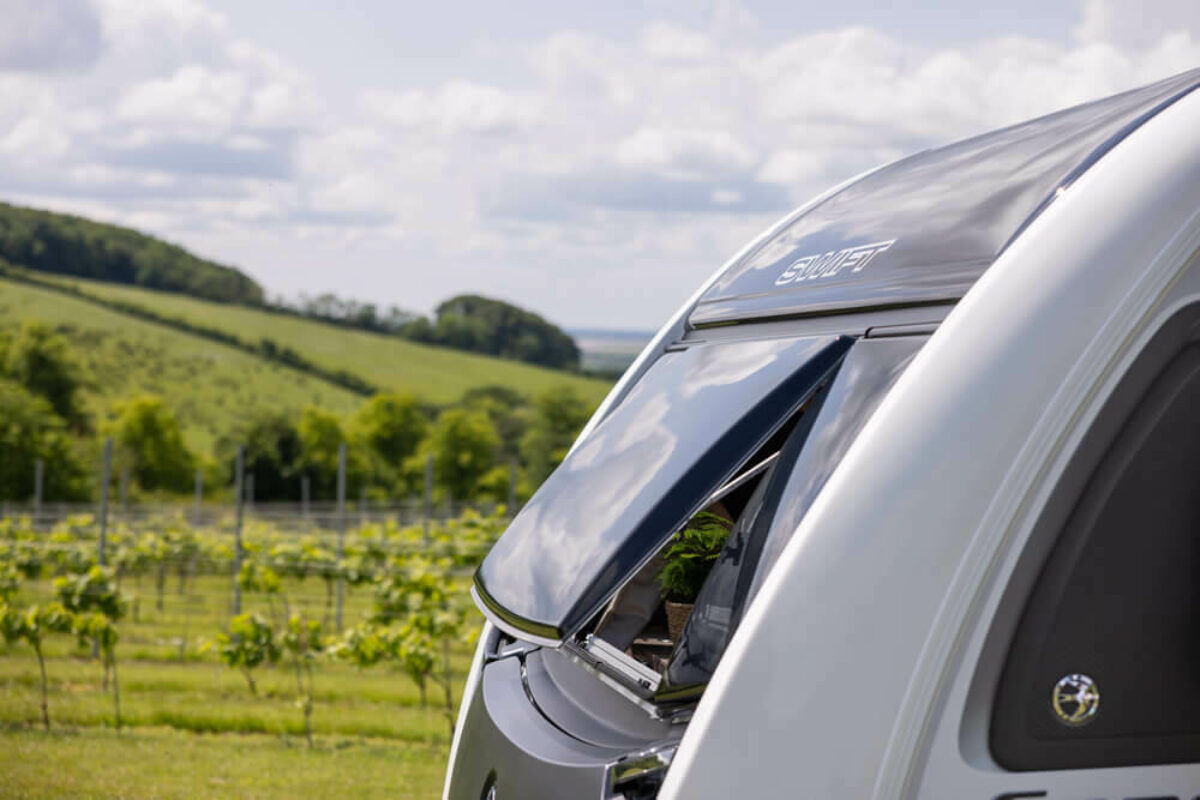 2026 Swift Conqueror 645